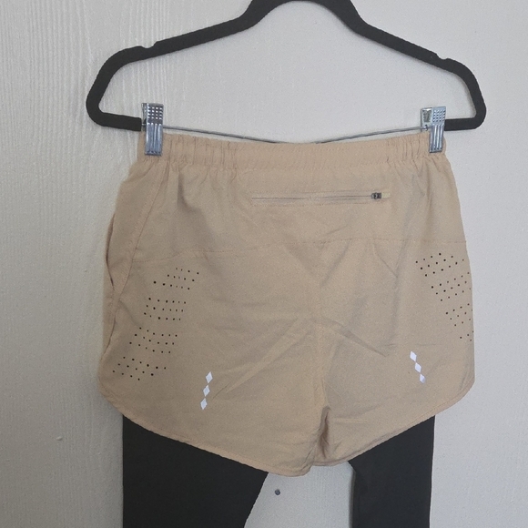 Short Running Short With Built In Legging - Picture 3 of 4